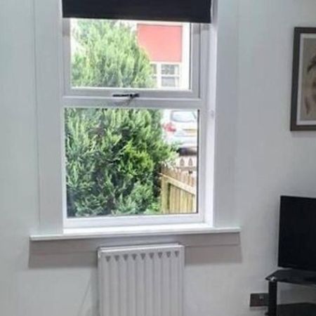 Charming 1-Bed Apartment In Peebles Eksteriør bilde