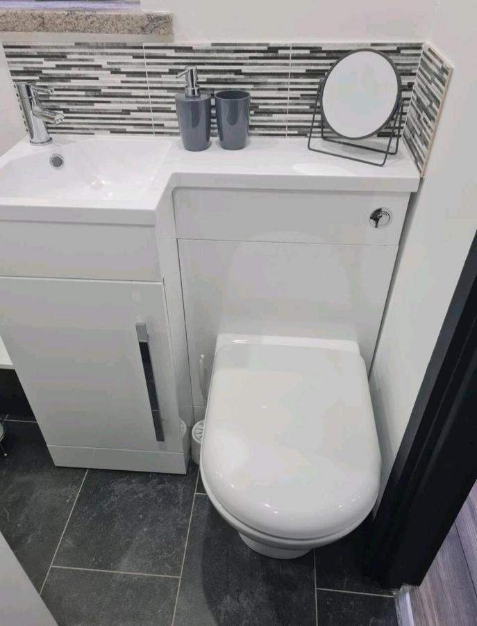 Charming 1-Bed Apartment In Peebles Eksteriør bilde