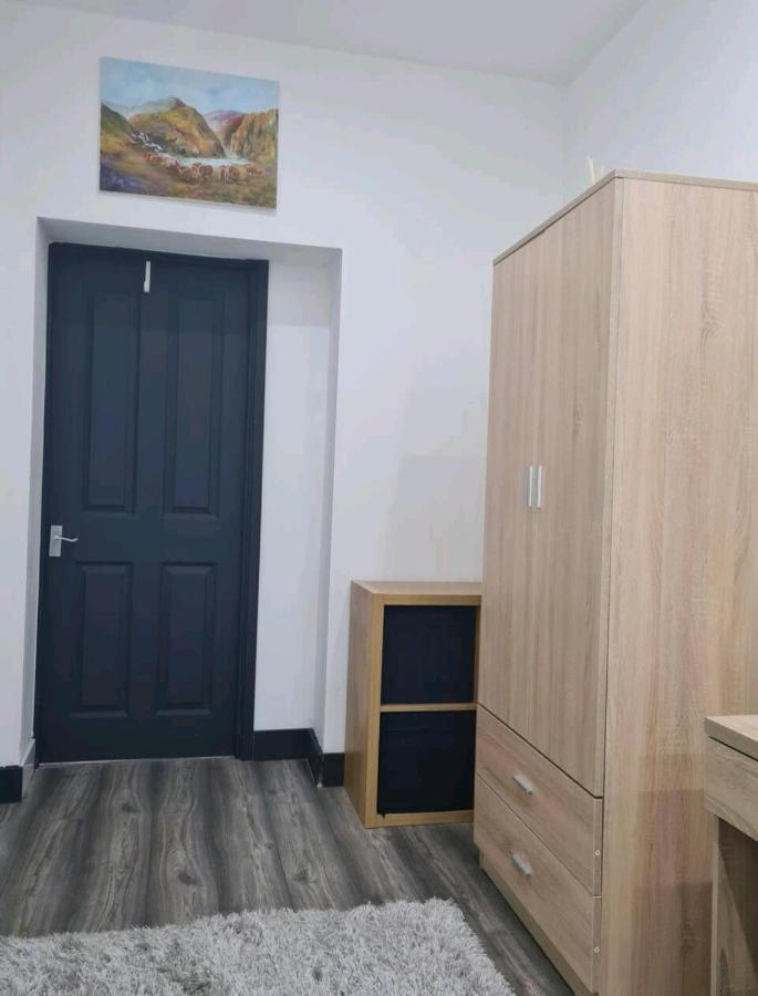 Charming 1-Bed Apartment In Peebles Eksteriør bilde
