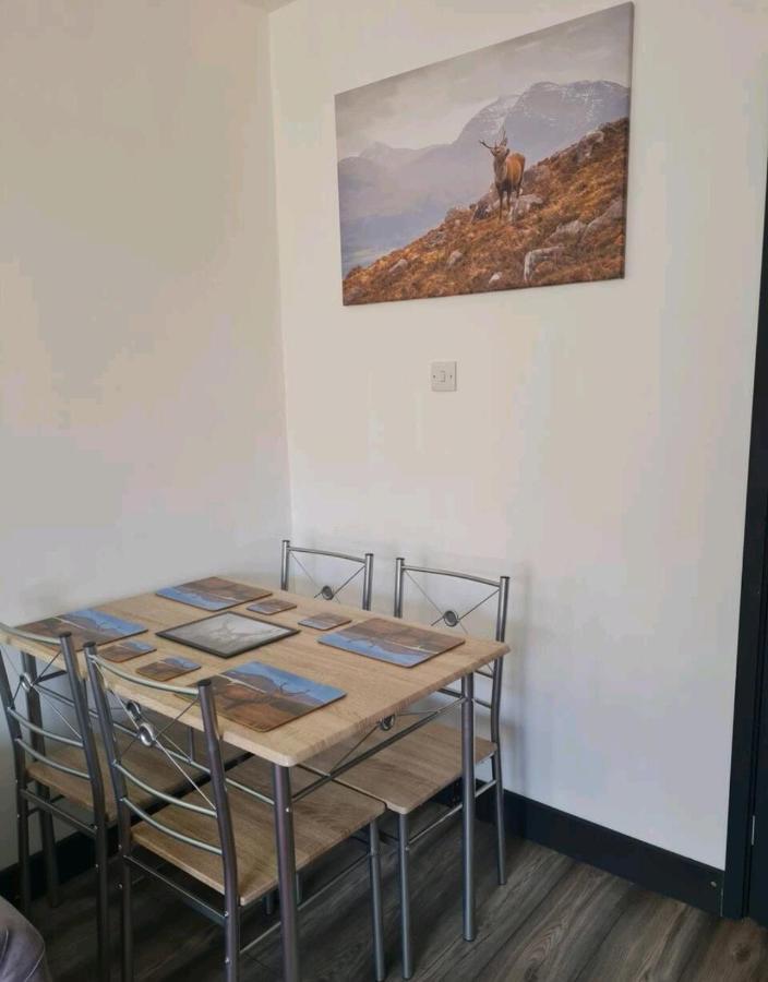 Charming 1-Bed Apartment In Peebles Eksteriør bilde