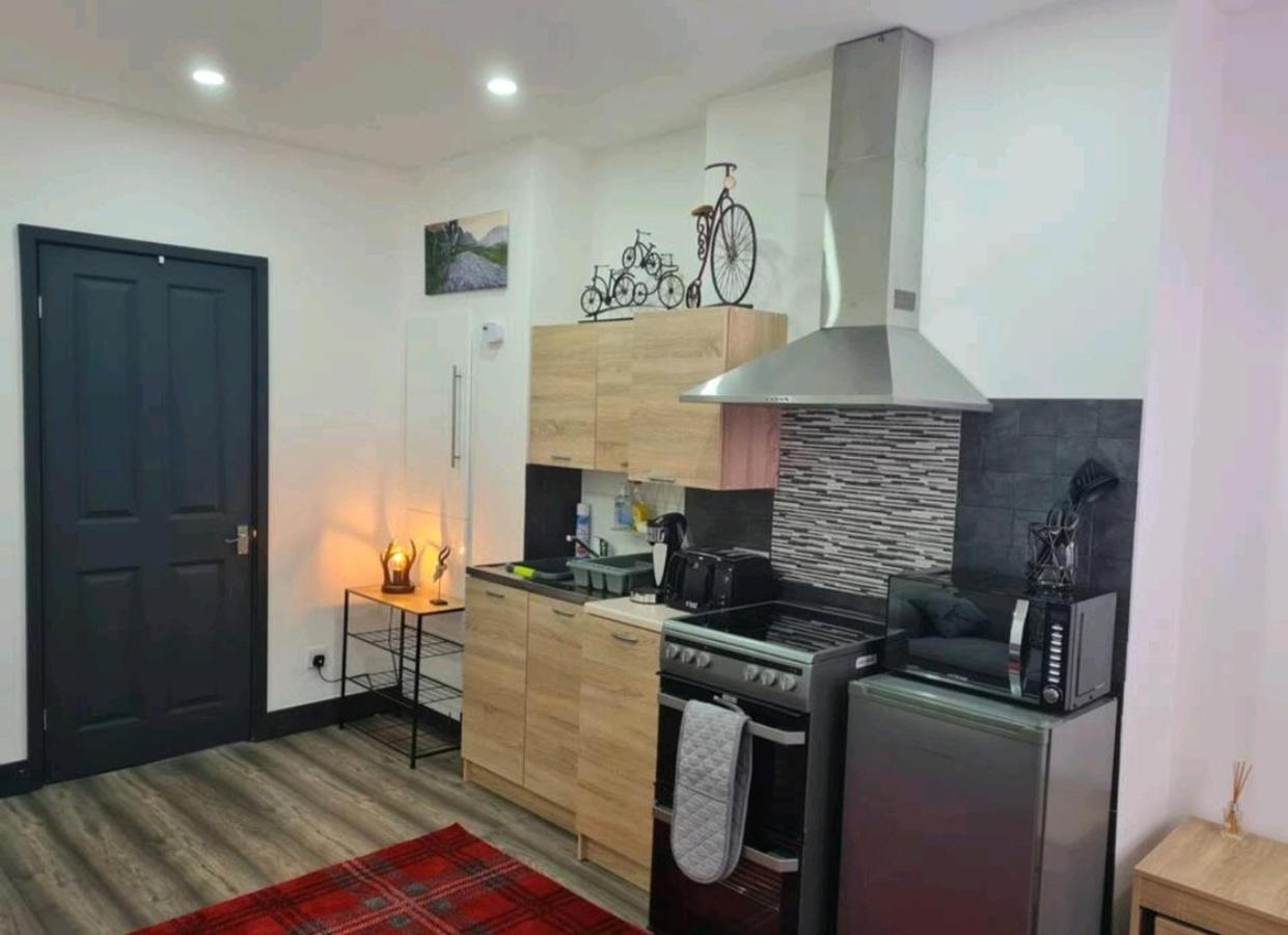 Charming 1-Bed Apartment In Peebles Eksteriør bilde